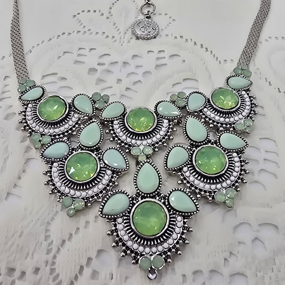 Guess Silver Tone Lime Mint Green Crystal Cabochon Statement Bib Necklace